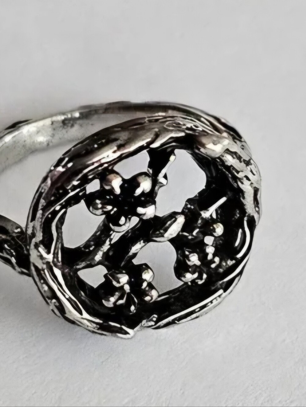 Metallic Silver Tree Of Life New Size 5 Ring